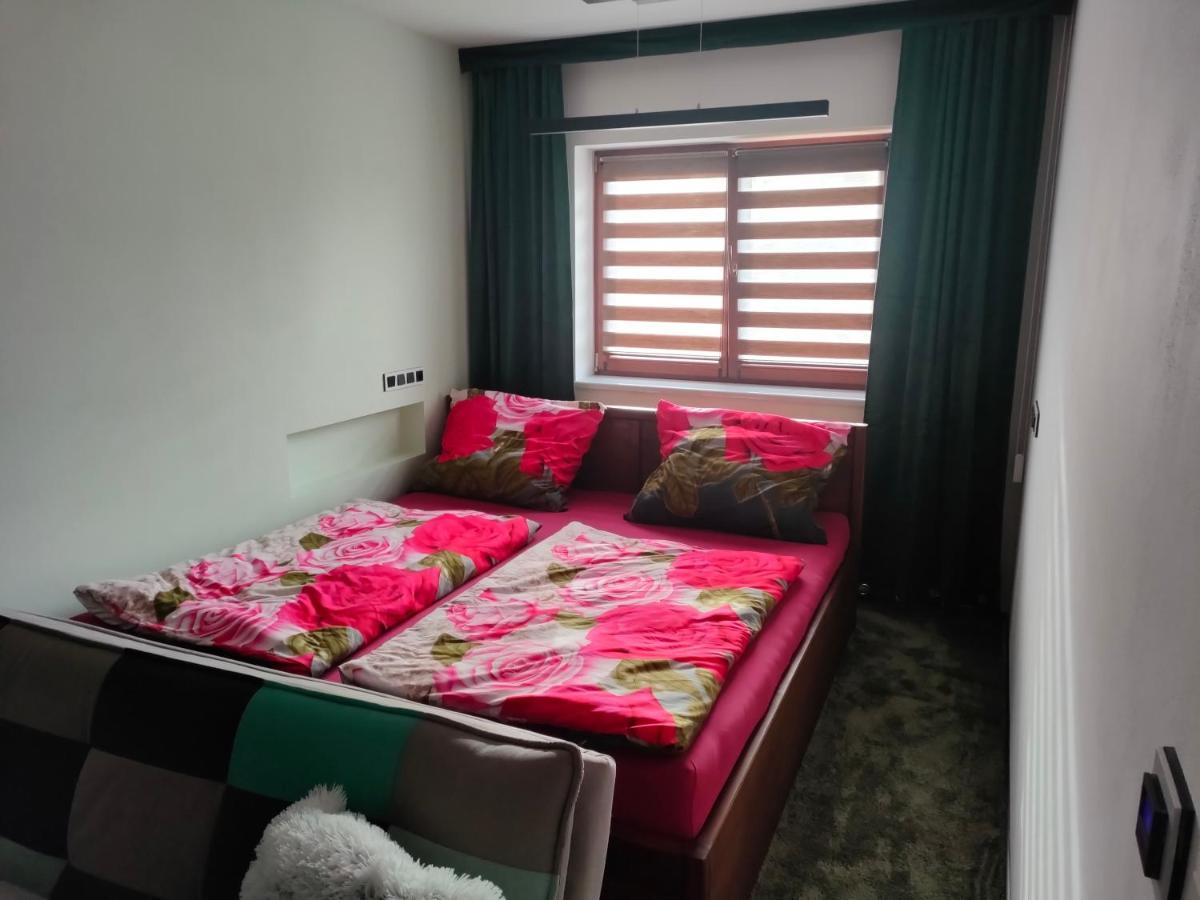 Apartman Uprostred Trojuhelniku Praha - Karlovy Vary - Plzen Kolesovice Екстер'єр фото
